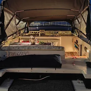 Desirè Charming House Boat Bateau-hôtel